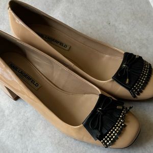 Karl Lagerfeld - Nude/Black Patent Leather Cindi Loe Block Heel